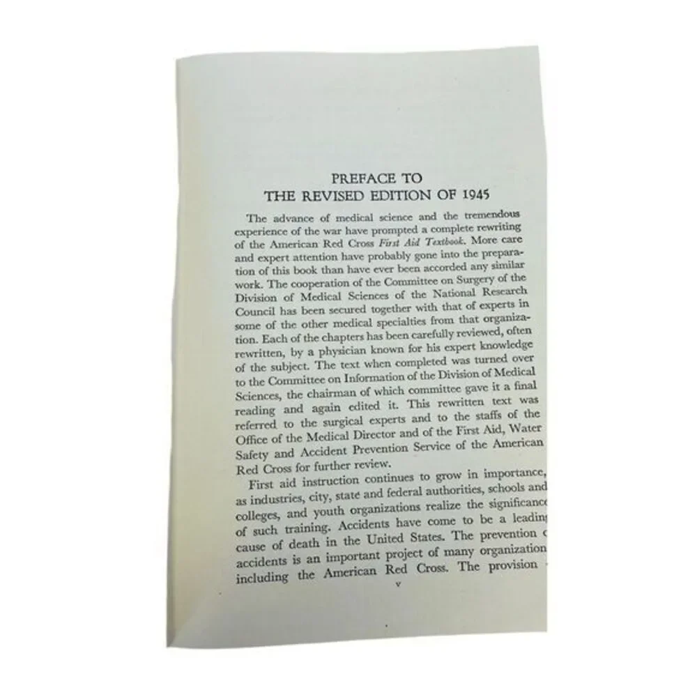 1945 American Red Cross First Aid Textbook & First-Aid Suggestion Booklet VTG‎